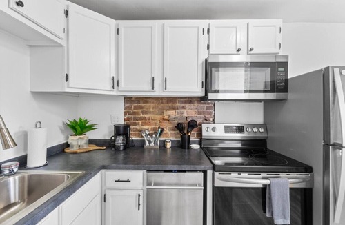 Benton Park Apartment | Benton Park Escape - MO2N
