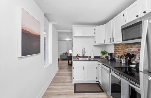 Benton Park Apartment | Benton Park Escape - MO2N