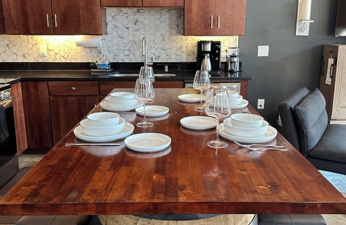 Downtown Louisville Condo | BEST Louisville Location + NuLu + Private Garage + Walk to Distilleries