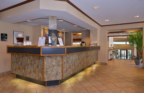 Downtown Branson Hotel | Best Western Plus Landing View Inn & Suites