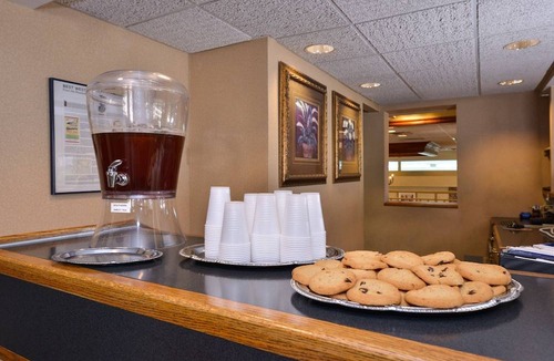 Downtown Branson Hotel | Best Western Plus Landing View Inn & Suites