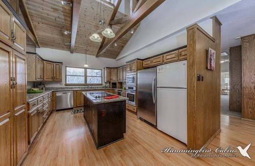 Alto House | Big Bear with game room! Sleeps 18.