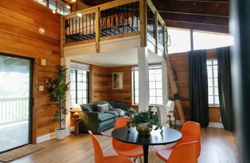 Stanton House | "Black Hawk" - The Overlook LUX Cabin - RRG