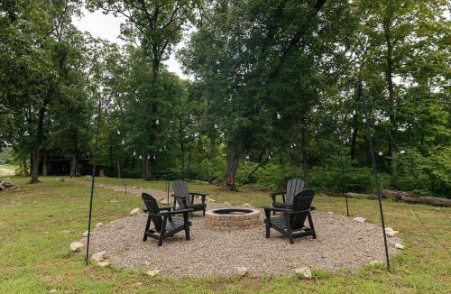 Stanton House | "Black Hawk" - The Overlook LUX Cabin - RRG