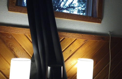 Lampe Cabin | Black Oak TRL family Cabin for 6 (4 min.to BlackOak Ampith)Trees views & privacy