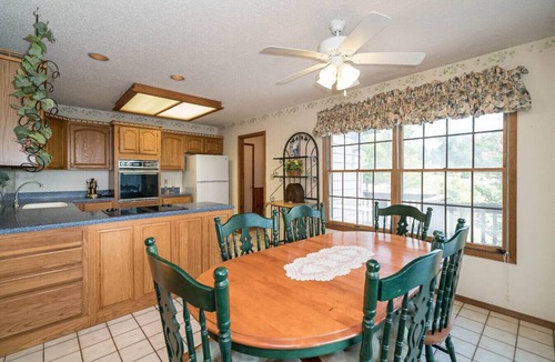 Bonne Terre House | BLAZE your Own Trail – 100 Acres of Peaceful NATURE