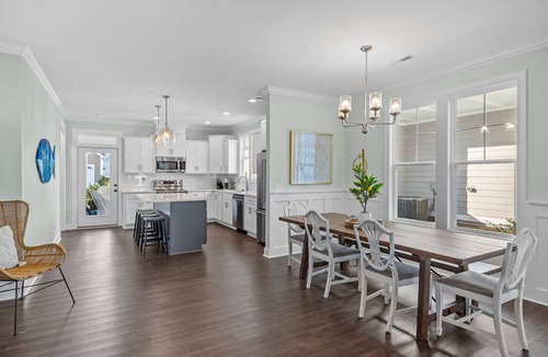Morehead City House | Blue Heron in the heart of Beaufort, many amenities including a pool!