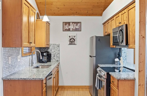 Reeds Spring Cabin | Blue Sky Lodge For 4