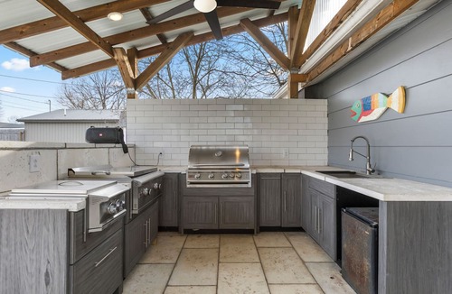 Paris House | Bluegrass Bourbon Retreat/Pool/Downtown Paris