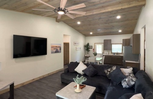 Mountain Home Cabin | Boater's Bliss at Fish & Fiddle Family Resort & Extended Stay