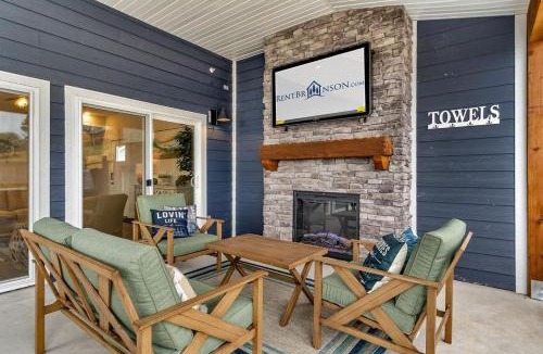 Table Rock House | Boone Docks Lodge
