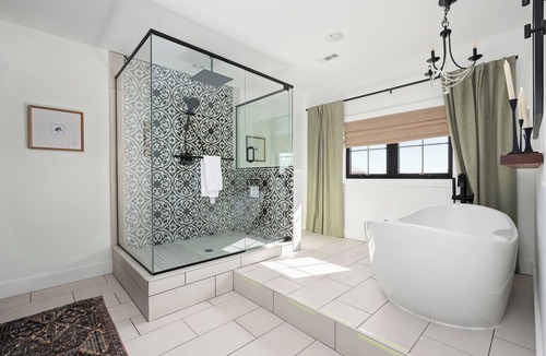 Nazareth House | Bourbon Retreat Hot Tub + Game