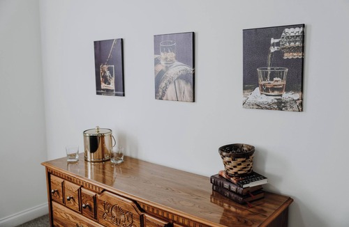 Nazareth House | Bourbon Themed 3-bedroom house in Bardstown