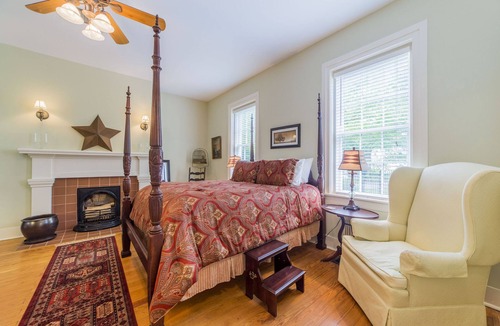Bardstown Bed & Breakfast | BOURBON TRAIL: Bardstown 3 bedroom/3 bath cottage, park setting, walk to downtown