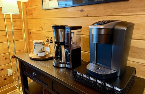 Frankfort Cabin | Bourbon Trail,Theater,HotTub,GameRm,FirePit,6acres
