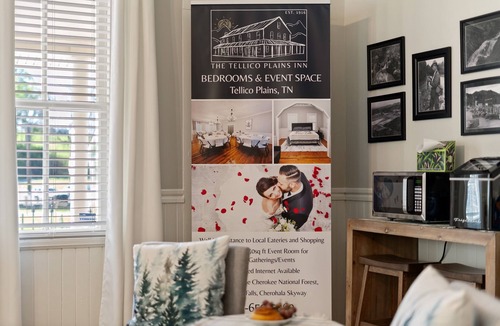 Tellico Plains Hotel | Boutique Inn, The Byrum Room 3B, Minutes from The Cherohala Skyway