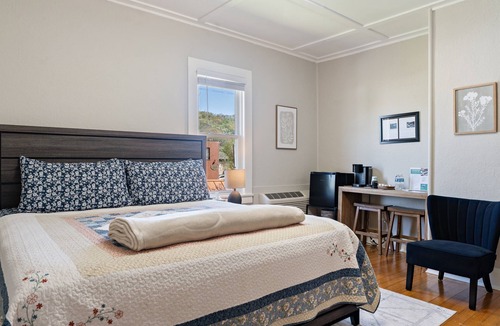 Tellico Plains Hotel | Boutique Inn, The Byrum Room 3B, Minutes from The Cherohala Skyway