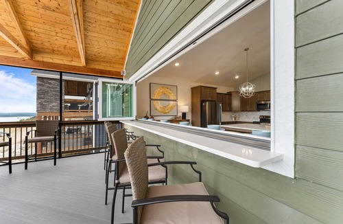 Hollister House | Brand New 7BR Luxury Lake View In/Out Pool Hot Tub