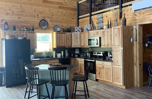 Bronston House | Brand new Lakehouse in Bronston 2 Bedroom with large loft