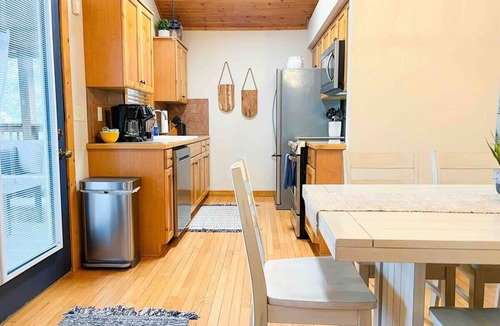 Reeds Spring Cabin | Branson Cabin with Two Master Suites!