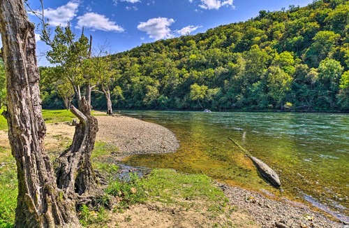 Table Rock Apartment | Branson Condo about 9 Mi to Silver Dollar City