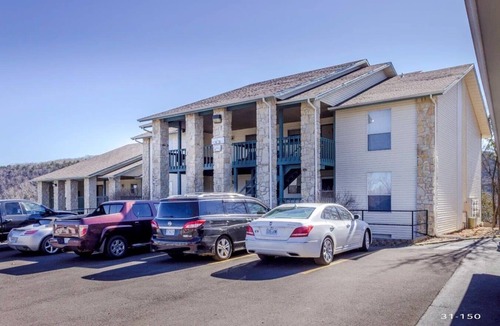 Table Rock Apartment | Branson Condo at Pointe Royale with Indoor Pool and Hot Tub on Taneycomo Lake ne