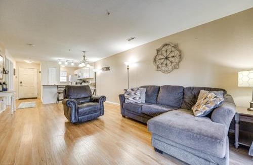 Table Rock Apartment | Branson Condo with Screened Porch 4 Mi to Lake!