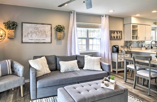 Branson Apartment | Branson Retreat w/Balcony & 18-hole Golf Course!