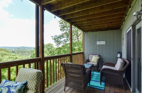 Notch Estates Condo | Branson Treehouse Retreat 2 Bedroom Condo