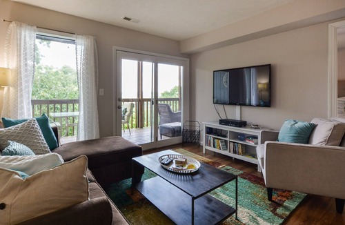 Notch Estates Condo | Branson Treehouse Retreat