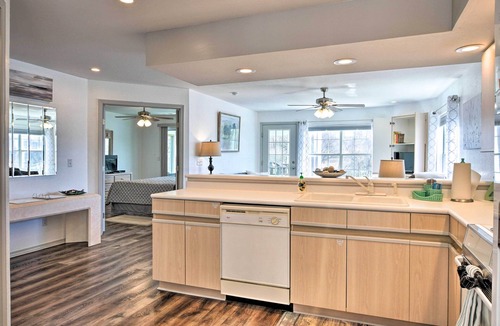 Branson Condo | Branson Vacation Rental w/Sunroom & Water Views