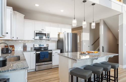Kimberling City House | Breathtaking Lake Views, HotTub, Firepit, Trendy Game Room, EV Charger, Free Tickets!
