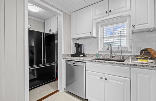 Atlantic Beach House | Bright, Beachy, and So Close to the Sea