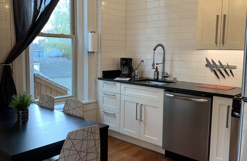 Butchertown Apartment | Bright Butchertown Apt - Available for 30 day + rentals - ALL UTILITIES INCLUDED