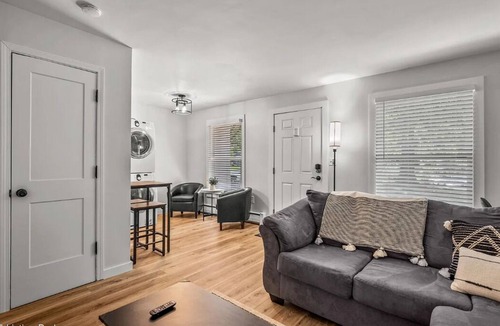 Beechmont Condo | bright choice