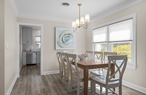 Atlantic Beach Cottage | Buddy's Sandcastle: room for family, friends, and pets. Fenced yard.