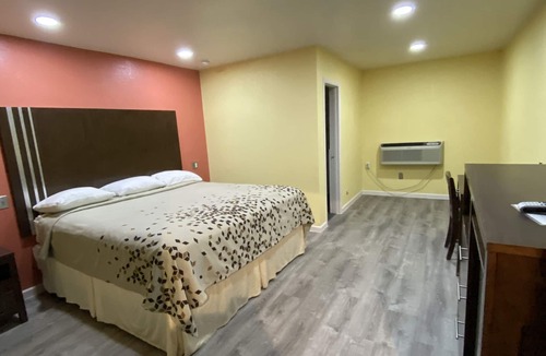 Artesia Hotel | Budget Inn