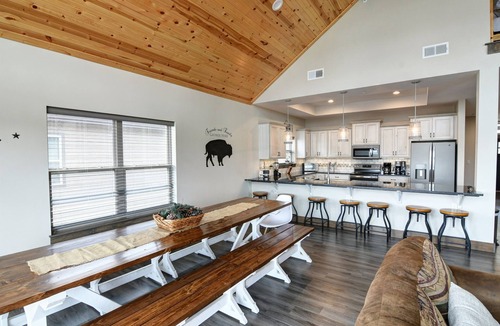 Lampe Cabin | Buffalo Lodge- Lake View w/Pickleball Court