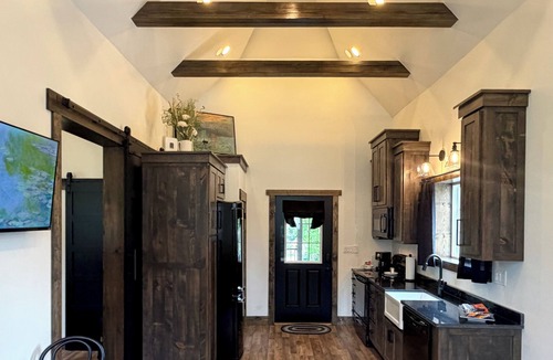 Birch Tree House | Bungalow with Hot Tub in Birch Tree