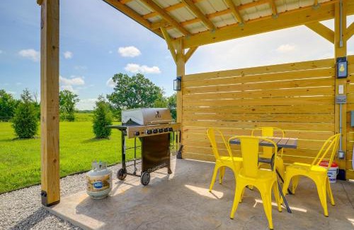 Butler Apartment | Butler ‘Pop Culture Camp’ w/Private Hot Tub & BBQ