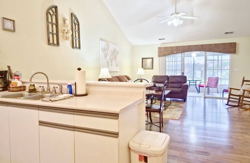 Branson Condo | By Strip~Small Lake~Golf Course Views~Dogs Ok