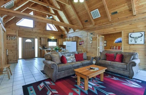 Branson Cedars Apartment | Cabin in Ridgedale with kitchen and balcony