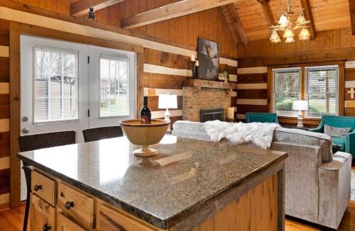 Bristol House | Cabin Retreat with Pool in Bristol