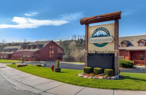 Branson Theater District Resort | Cabins at Grand Mountain