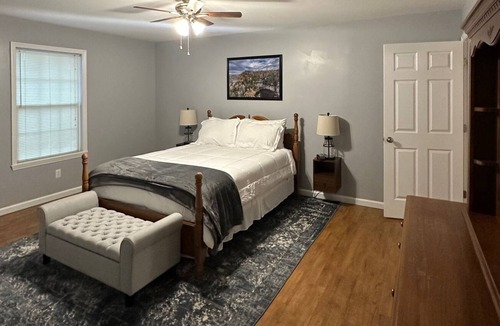 Athens House | Calm, peaceful getaway central to so many attractions