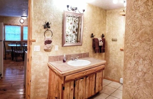 Rockaway Beach House | Campfire Cabin at the Lake - Sleeps 10