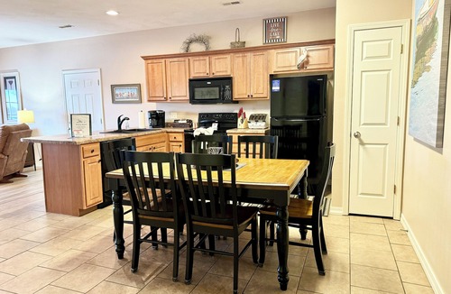 Hollister Condo | Can be a 3 or 6 BR, 2 or 4 Bath Lakefront Condo with Dock Access