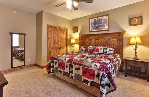 Branson Cabin | Can't miss 10-Bedroom Lakefront Lodge