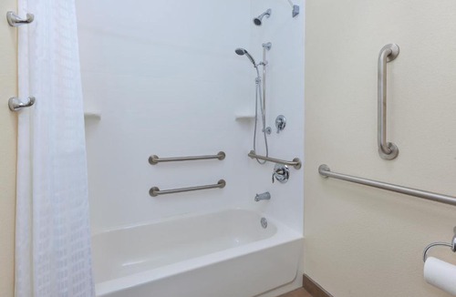Louisville Hotel | Candlewood Suites Louisville - NE Downtown Area by IHG