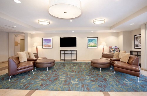 Manhattan Hotel | Candlewood Suites Manhattan, an IHG Hotel